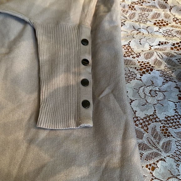 Top 🌹🌹🌹🌹 - Picture 3 of 3